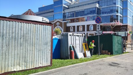 На пересечении улиц Кураева и Московской разрыли дорогу