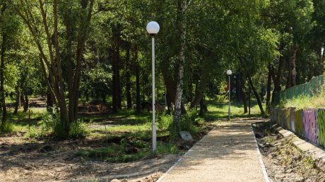 В сквере Демакова в Заречном к 1 сентября отремонтируют дорожки
