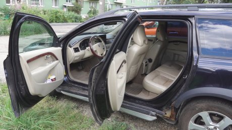 У пензенца угнали и разбили Volvo, оставленный в автосервисе