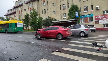 На улице Куйбышева в Пензе образовался затор из-за ДТП