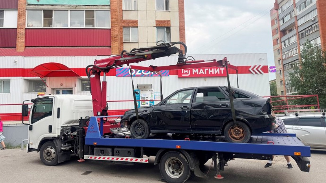 Жителей улицы Чаадаева избавили от брошенной машины
