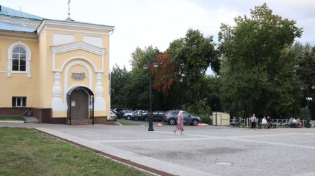 С Соборной площади в Пензе исчез бюст императора