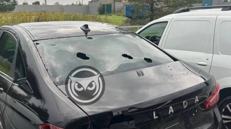 В Кузнецке сфотографировали побитые градом машины