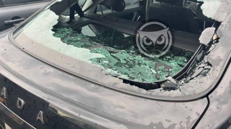 В Кузнецке сфотографировали побитые градом машины