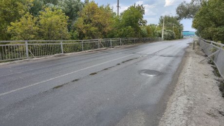 Пензенцы рискуют травмироваться на Бригадирском мосту