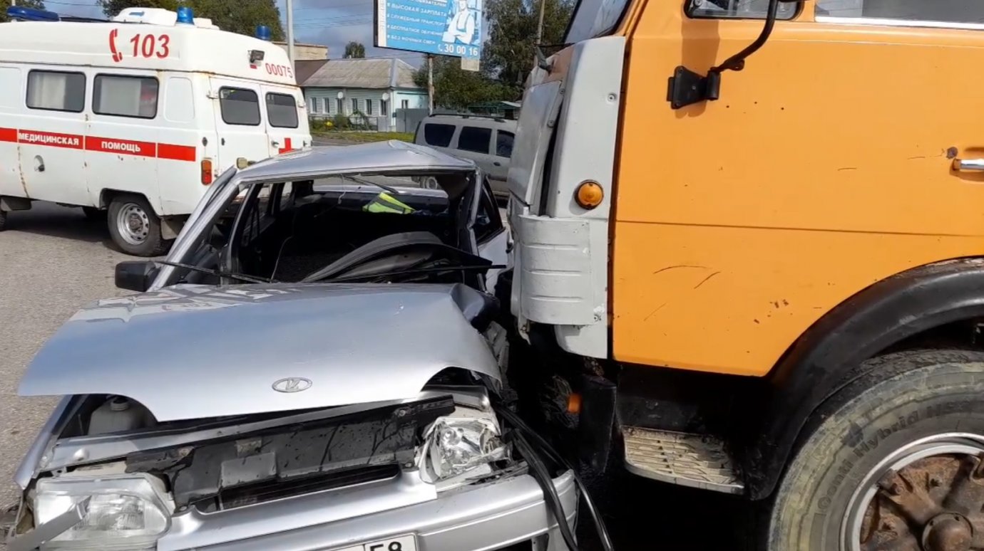 Появились новые кадры с места смертельного ДТП в Городище