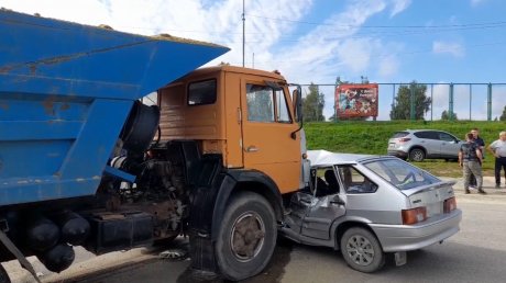 Появились новые кадры с места смертельного ДТП в Городище