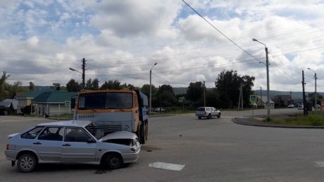 Появились новые кадры с места смертельного ДТП в Городище