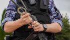 В Арбекове пьяный мужчина ломился в двери чужих квартир