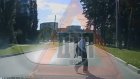 В Заречном школьница вышла на дорогу, уткнувшись в телефон