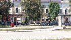 На ул. Московской установили красные мусорные контейнеры