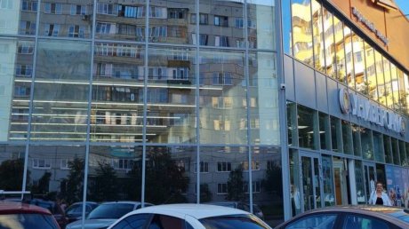 В Пензе на Шуисте обстреляли торговый центр