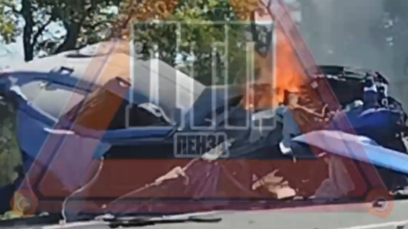 Очевидцы сообщили о страшном ДТП в Мокшанском районе
