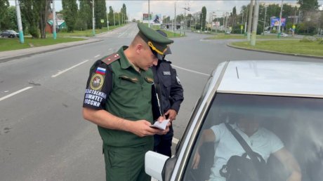 В Пензе водителей проверили на уклонение от военной службы