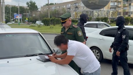 В Пензе водителей проверили на уклонение от военной службы