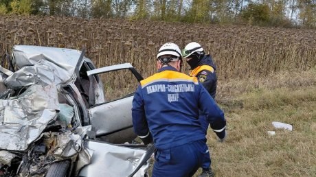 ДТП под Мокшаном: тела погибших доставали спасатели