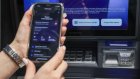 Бизнес стал вдвое чаще привлекать самозанятых