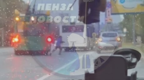 На проспекте Победы зацеперы прокатились на троллейбусе № 6