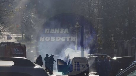 На ул. Красной в Пензе во время движения загорелась «Лада-Ларгус»