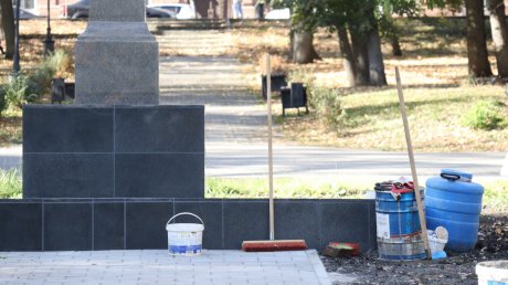Бюст Лермонтова вернулся в одноименный сквер после реставрации