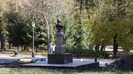 Бюст Лермонтова вернулся в одноименный сквер после реставрации