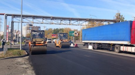 На ул. Антонова в Пензе приступили к укладке асфальтобетона