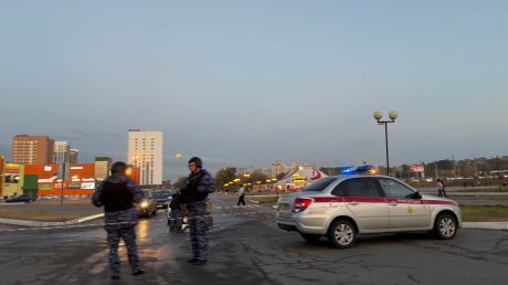 Парковку у «Коллажа» перекрыли из-за подозрительной машины