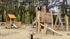 В сквере «Семейный» монтируют игровые элементы