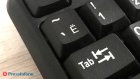 Как убрать грязь из клавиатуры?