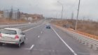 «Смотрите, какие прыжки!»: водитель поделился видео с моста на М-5
