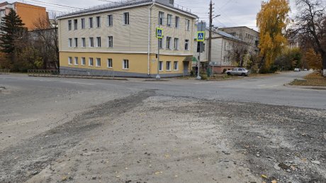 После работ на пересечении Свердлова и Богданова не восстановили асфальт