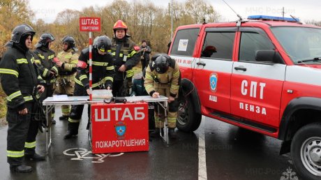 В ТРЦ «Лев» потренировались спасать людей из задымленных помещений
