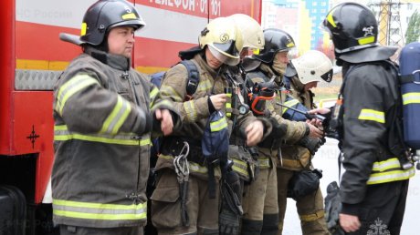 В ТРЦ «Лев» потренировались спасать людей из задымленных помещений