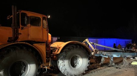 Под Елюзанью столкнулись «Лада» и трактор, погибли 2 человека