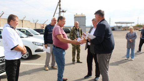 Пяти пострадавшим на производстве пензенцам подарили автомобили