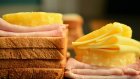 Некоторые продукты с плесенью разрешили есть после ее удаления