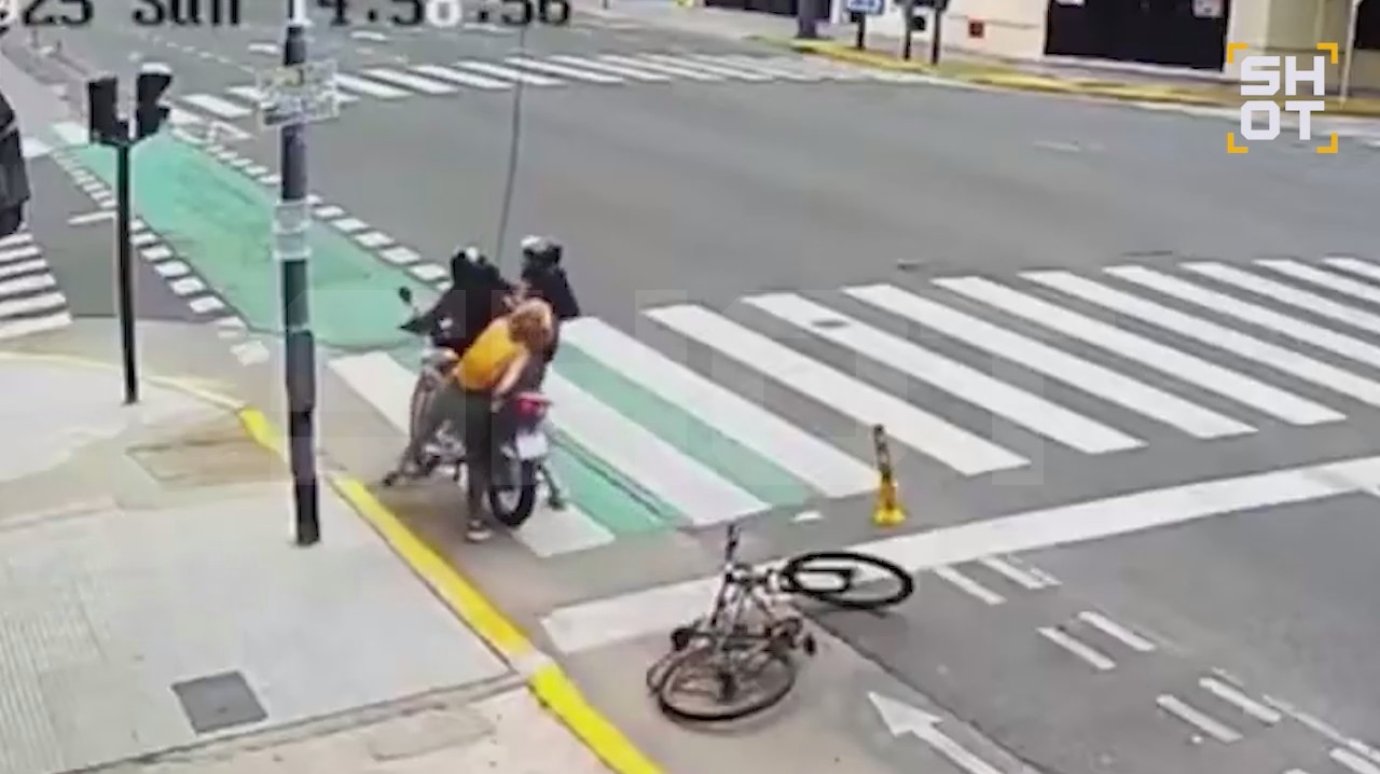 Российская туристка в одиночку задержала грабителя на мотоцикле