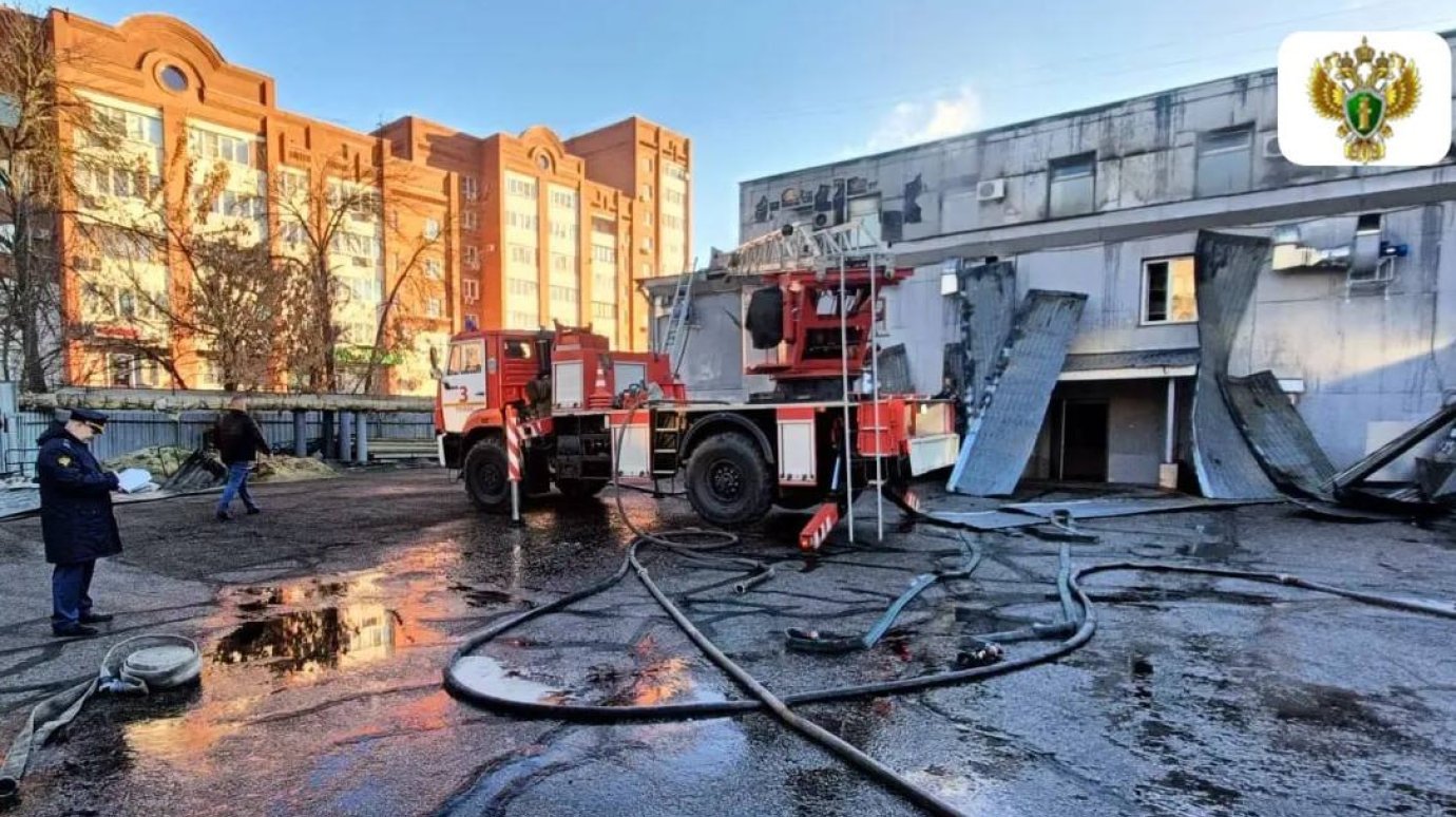 В ТЦ «Фортуна» огонь прошел площадь в 400 кв. метров