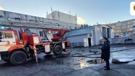 В ТЦ «Фортуна» огонь прошел площадь в 400 кв. метров