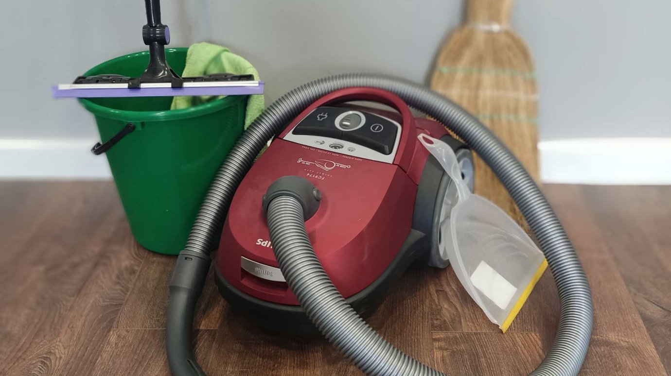 Добавляю в ведро несколько капель: теперь полы сияют и никаких разводов