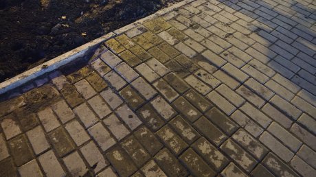 Плитка у памятника блокадникам в Пензе снова пошла волнами