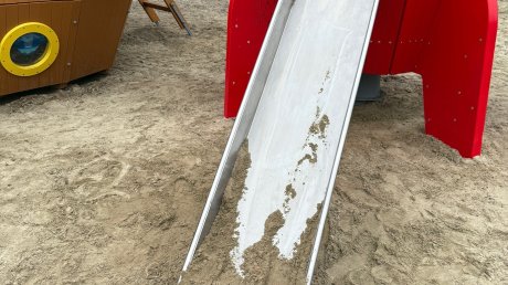 В Заречном песок испортил радость от обновления сквера Демакова