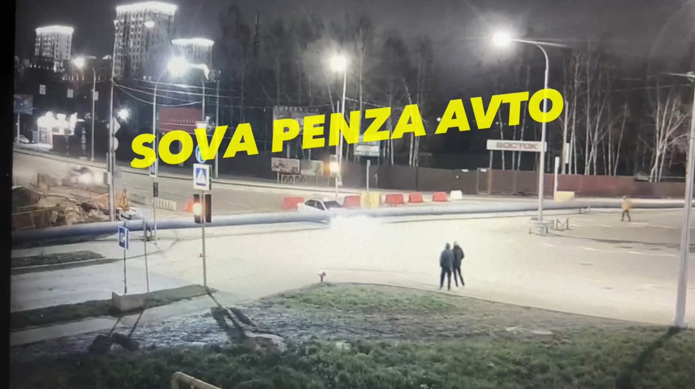 Не знавший о перекрытии ул. Измайлова водитель влетел в трубу