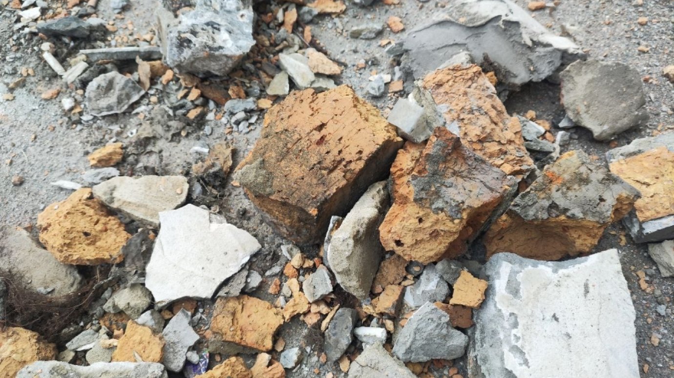 В Спасске бухгалтеру заплатили за упавшие на голову обломки кирпичей