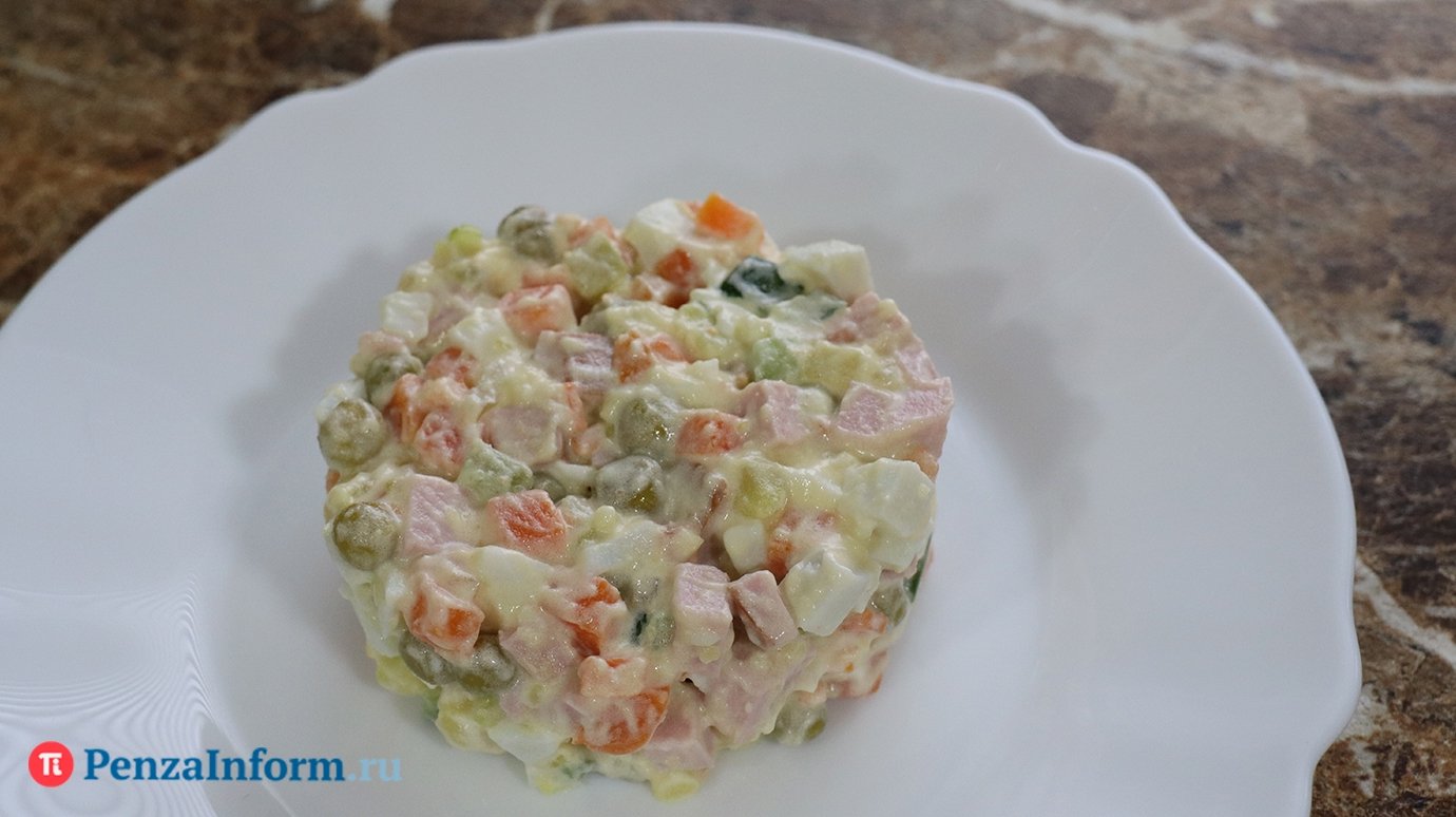 Россияне назвали самые новогодние блюда и напитки