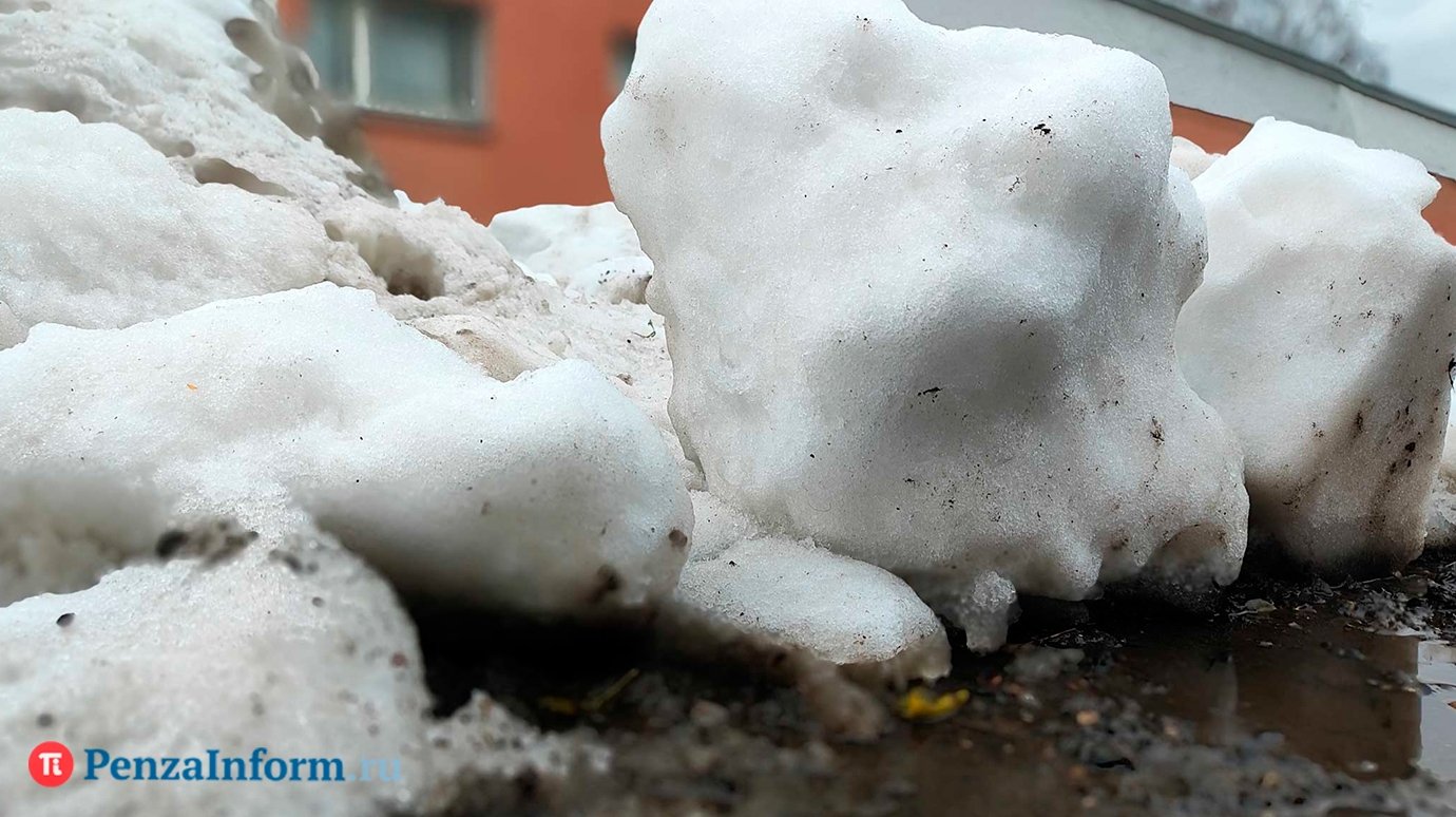 В российском городе решили использовать грязный снег против террористической опасности