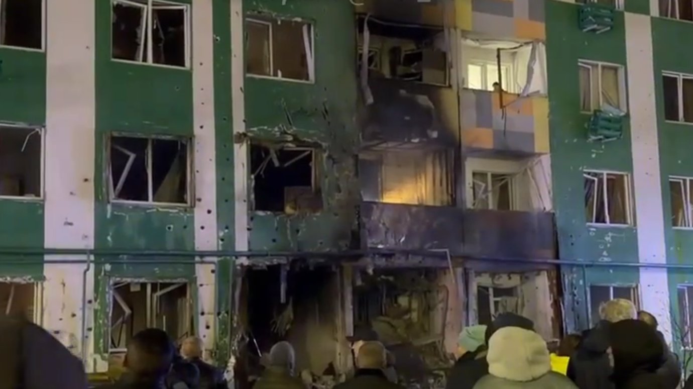 Украинский дрон пробил целый этаж жилого многоэтажного дома в Твери. Что известно о последствиях атаки?