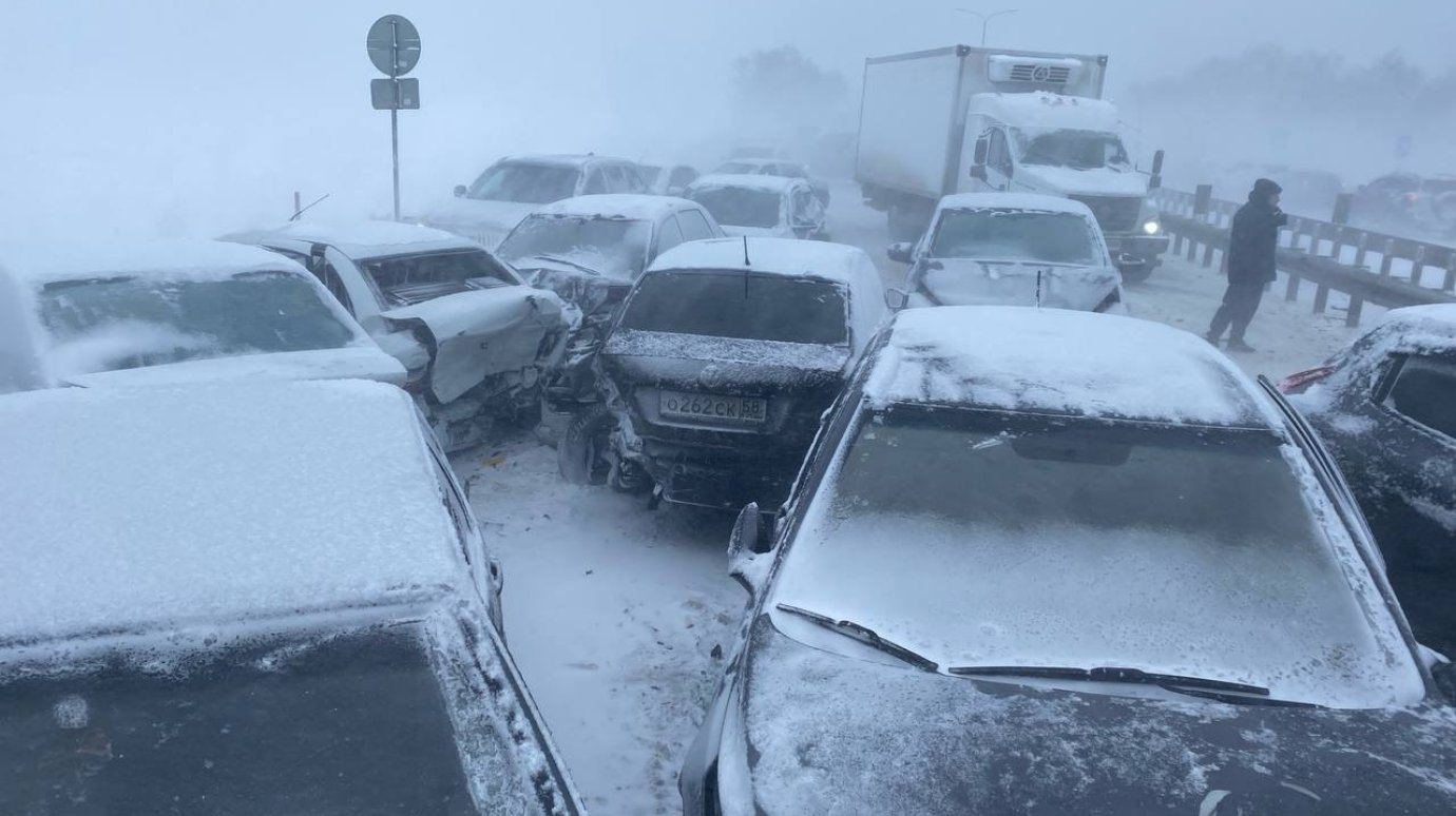 Mash: В массовом ДТП рядом с Пензой пострадали 5 человек