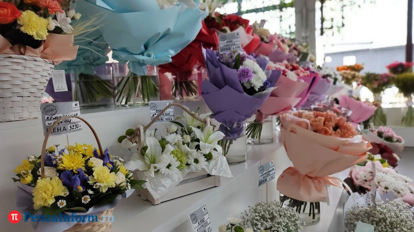 Девушка согласилась получить цветы и потеряла 1,2 млн рублей