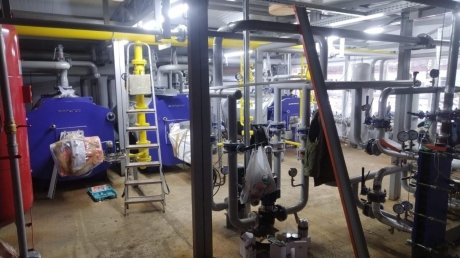 В строящемся корпусе земетчинской больницы заливают полы в подвале